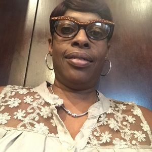 Meet your Posher, Simone